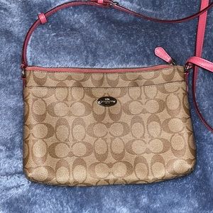 Coach signature cross body mia